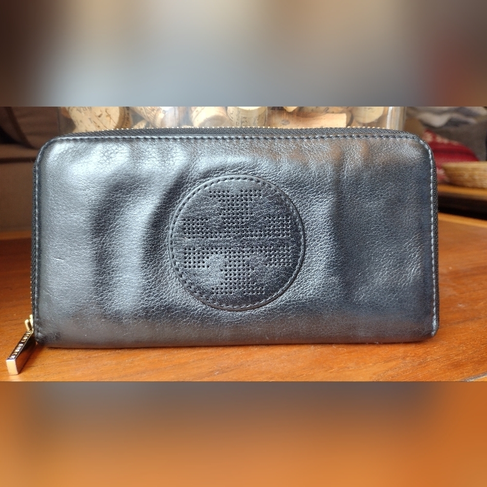 Tory Burch Black + Gold Full Sized Leather Wallet